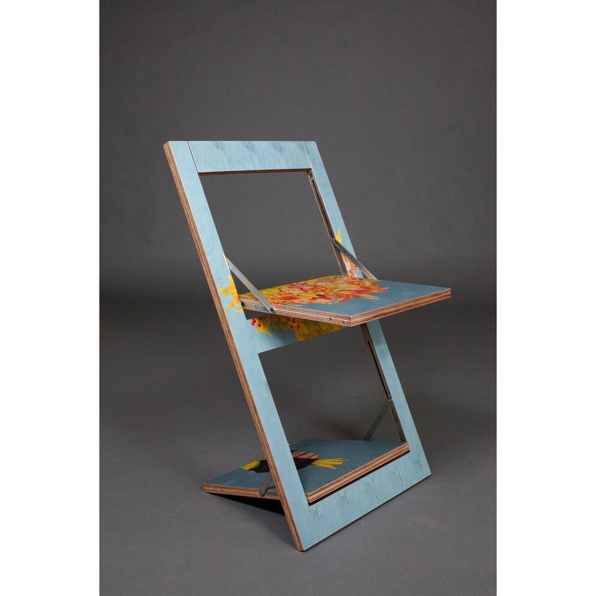 Chaise Chaise pliante Fläpps by Michał Żak par Ambilvalenz, vous est proposé par 37+ Design, le premier site dédié au Home Office et au télétravail en Europe